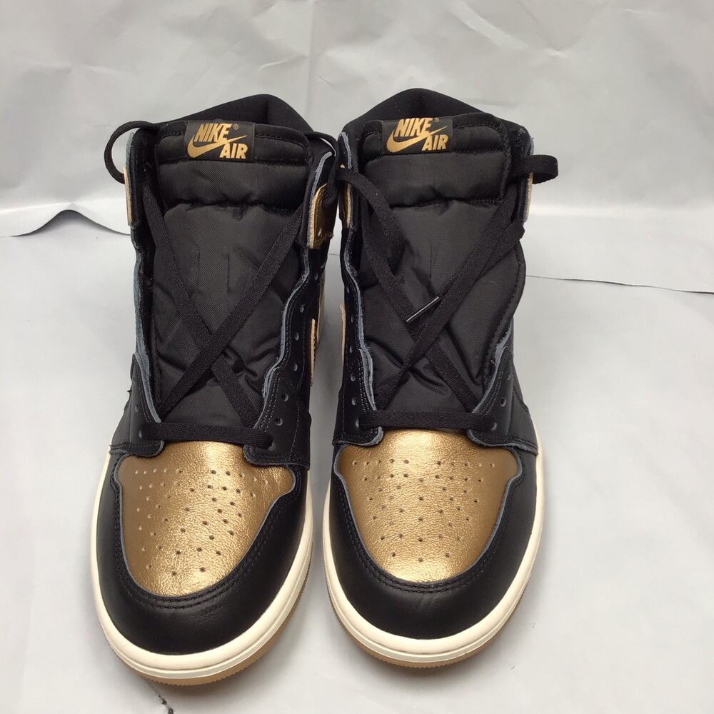 Jordan Air Jordan 1 Retro High OG Black Metallic Gold Sneaker DZ5485-071 10.5 B4